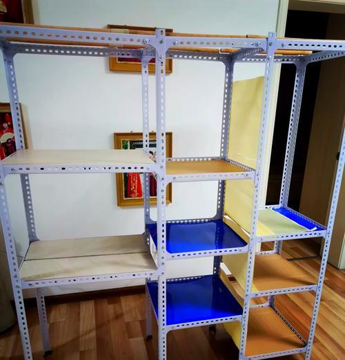 自制电脑收纳置物架，让桌面更整洁（用简单材料打造高效收纳空间，提升工作效率）