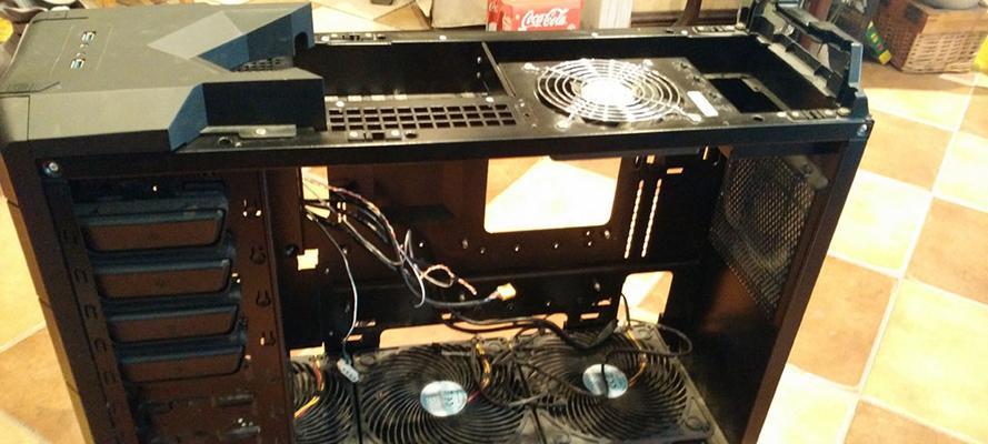 收纳达人电脑机箱攻略（教你打造整洁有序的电脑机箱空间）