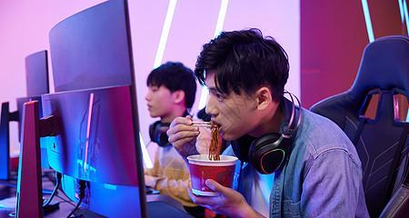 网吧电脑拍照技巧教程（掌握高质量网吧拍照技巧，让你的照片更出色）