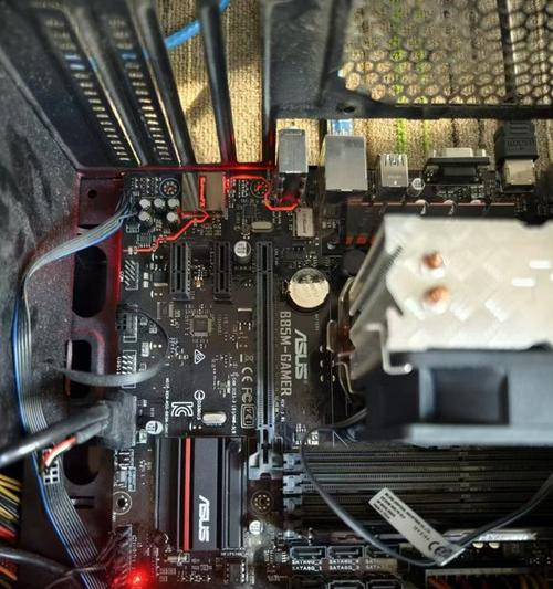 电脑插上显卡后无法开机的原因与解决方法（排查电脑插上显卡后无法开机的可能问题与解决方案）