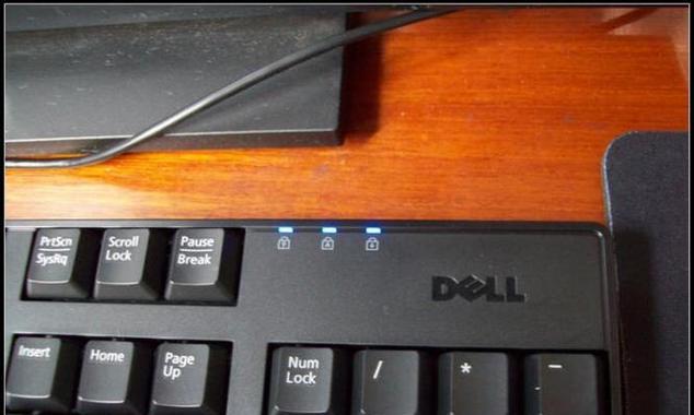 电脑无法开机，电源灯闪烁的原因与解决方法（解决电脑无法开机的闪灯问题）